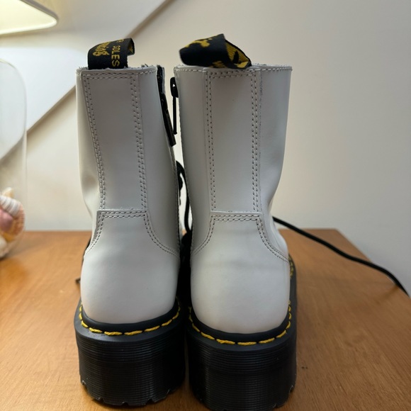 Dr. Martens Jadon Boot Smooth Leather Platforms - Picture 4 of 10